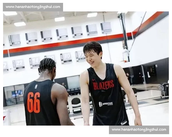 杨瀚森试训征服开拓者 主帅盛赞全场最佳 扣篮王之子无奈称难以招架 杨瀚森试训征服开拓者 主帅盛赞全场最佳 扣篮王之子无奈称难以招架