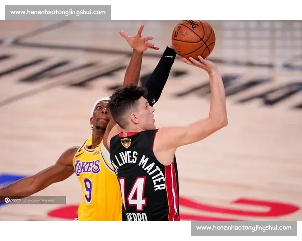 NBA直播湖人对决热火G4第四节关键时刻全程回顾与解析