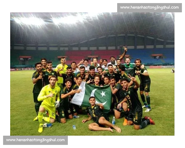 中国男足迎战巴基斯坦关键之战检验亚洲赛场新格局与实力走势对决 中国男足迎战巴基斯坦关键之战检验亚洲赛场新格局与实力走势对决
